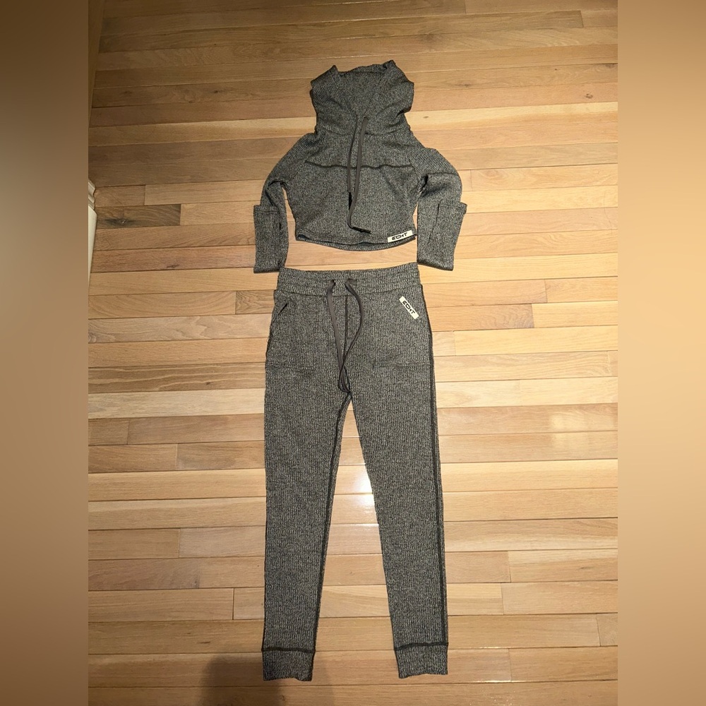 Gray Two-Piece Hoodie and Jogger Set -ECHT